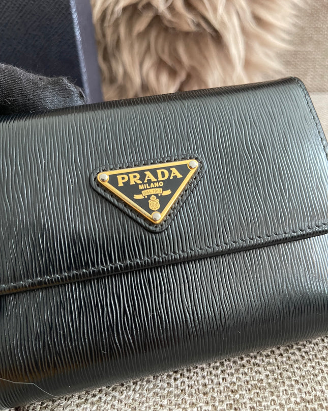 Preloved Authentic Prada Vitello Move Triangle Logo Trifold Wallet – Black