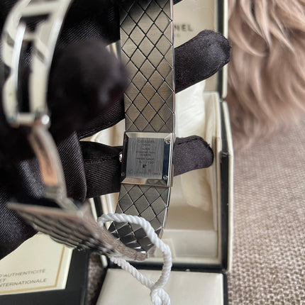 Preloved Authentic Chanel Matelassé Bangle Watch – Silver/Black Dial | Full Set