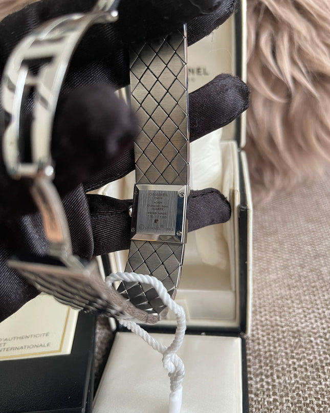 Preloved Authentic Chanel Matelassé Bangle Watch – Silver/Black Dial | Full Set