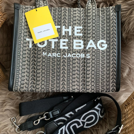 Marc Jacobs
The Medium Tote Bag in Monogram Jacquard