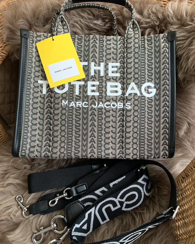 Marc Jacobs
The Medium Tote Bag in Monogram Jacquard