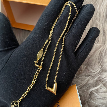 Preloved Authentic Essential V Necklace