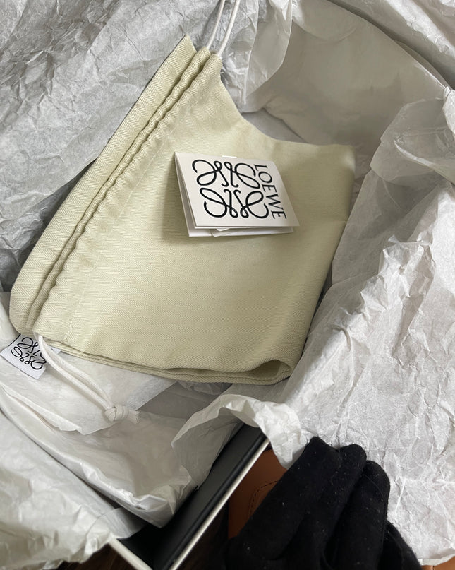 Loewe mule