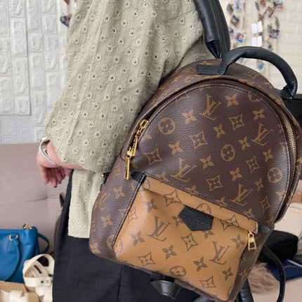 Pwede hand carry or shoulder wear. Classy pero practical!