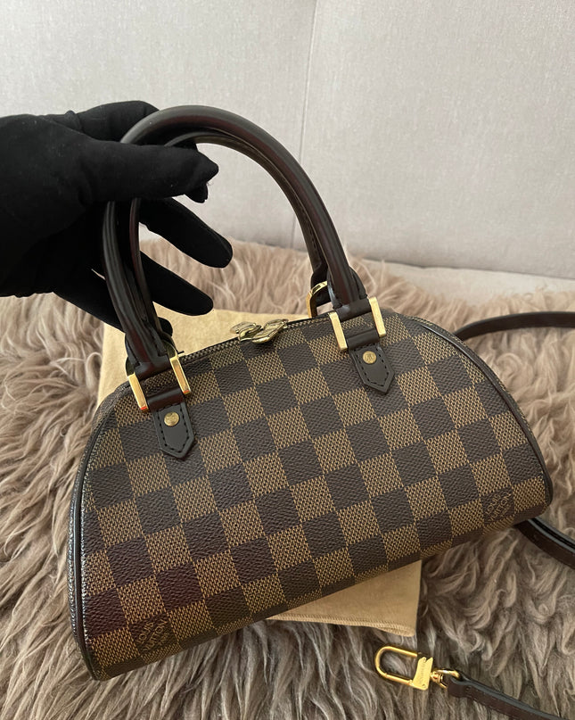 Preloved Authentic Slightly UsedLouis Vuitton Ribera Mini with strap