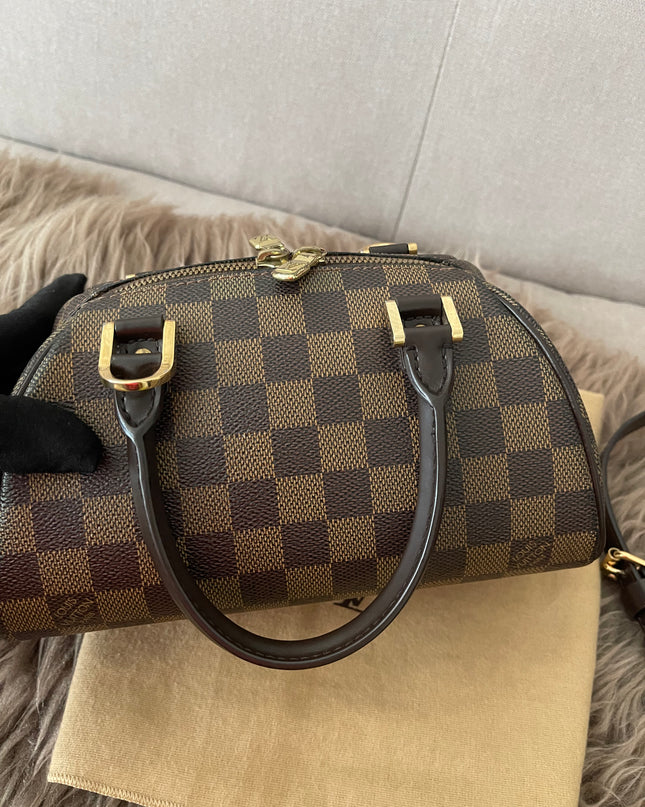 Preloved Authentic Slightly UsedLouis Vuitton Ribera Mini with strap