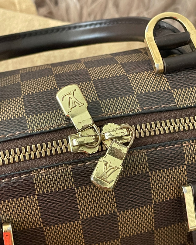 Preloved Authentic Slightly UsedLouis Vuitton Ribera Mini with strap