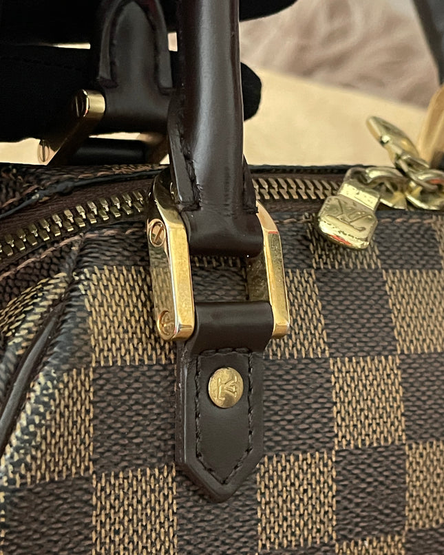 Preloved Authentic Slightly UsedLouis Vuitton Ribera Mini with strap
