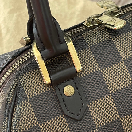 Preloved Authentic Slightly UsedLouis Vuitton Ribera Mini with strap