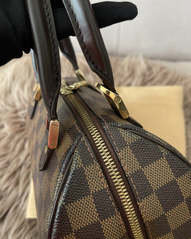 Preloved Authentic Slightly UsedLouis Vuitton Ribera Mini with strap