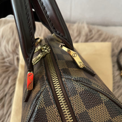 Preloved Authentic Slightly UsedLouis Vuitton Ribera Mini with strap