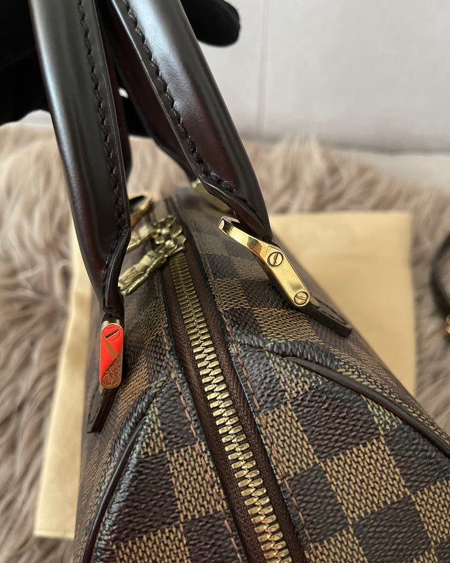 Preloved Authentic Slightly UsedLouis Vuitton Ribera Mini with strap