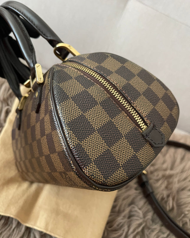 Preloved Authentic Slightly UsedLouis Vuitton Ribera Mini with strap