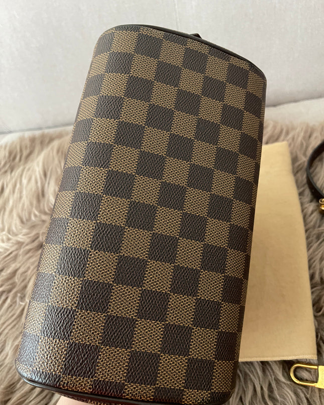 Preloved Authentic Slightly UsedLouis Vuitton Ribera Mini with strap