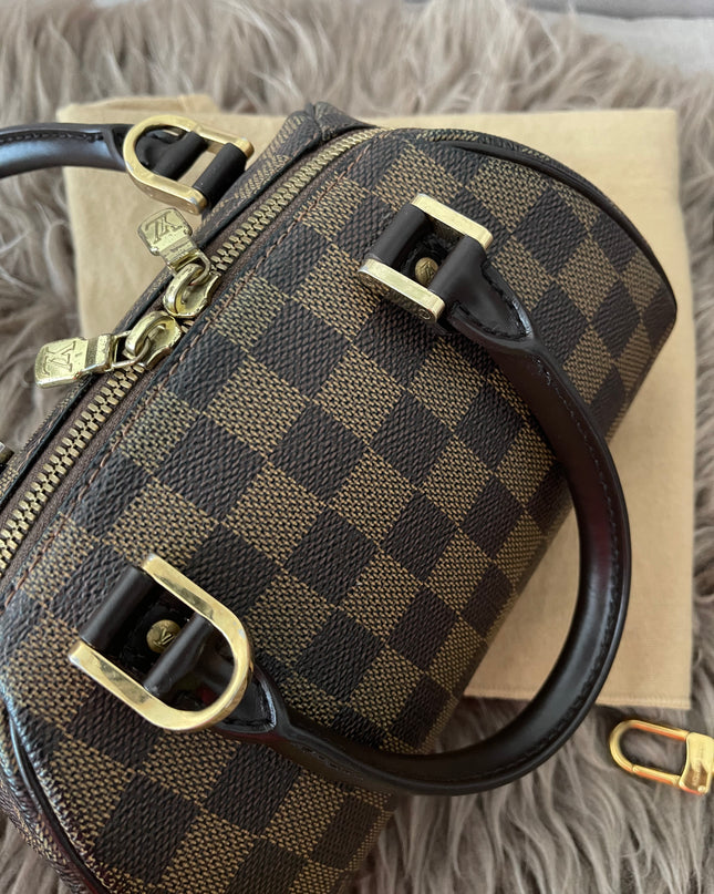 Preloved Authentic Slightly UsedLouis Vuitton Ribera Mini with strap