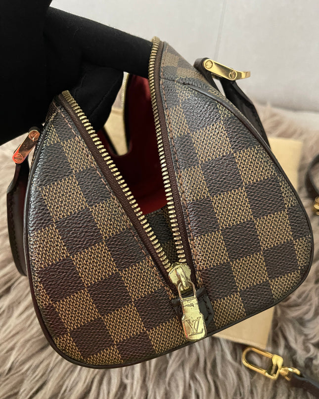 Preloved Authentic Slightly UsedLouis Vuitton Ribera Mini with strap