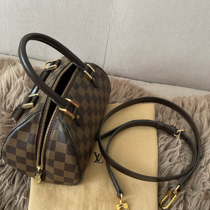 Preloved Authentic Slightly UsedLouis Vuitton Ribera Mini with strap