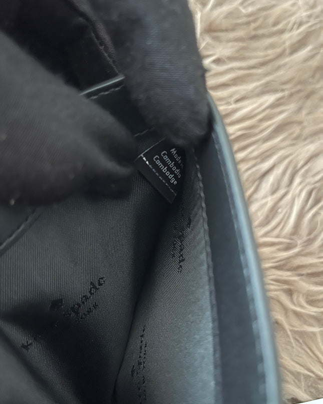 Preloved Authentic Like New Kate Spade New York Spade Flower Medium Bifold Wallet