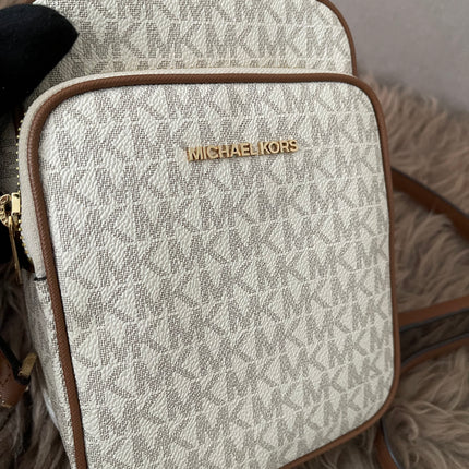 Preloved Authentic Michael Kors Jet Set Travel Medium Logo Crossbody Bag