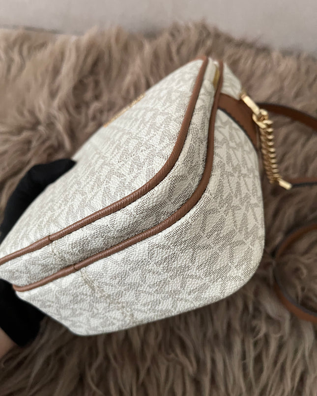 Preloved Authentic Michael Kors Jet Set Travel Medium Logo Crossbody Bag