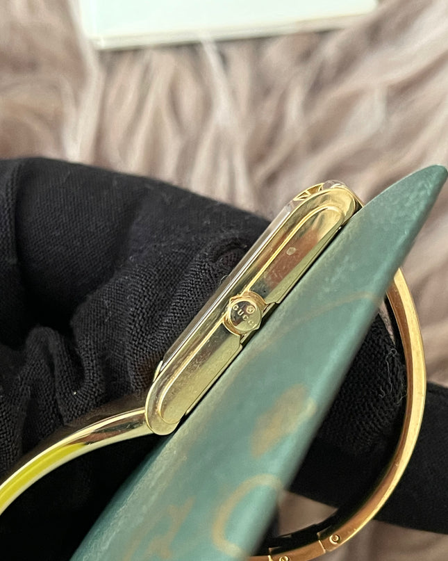 Preloved Authentic Gucci G-Line Champagne Boot Dial – 18k Gold Plated Bangle Watch