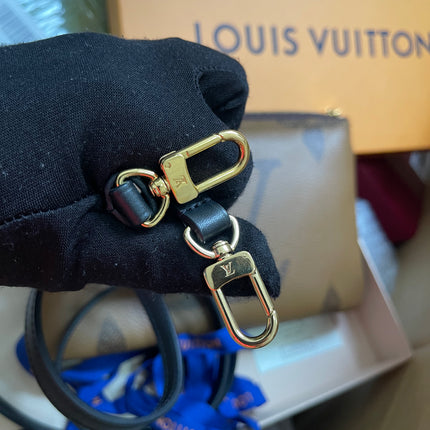 Preloved Louis Vuitton Monogram Giant Reverse Pochette Double Zip Crossbody Bag