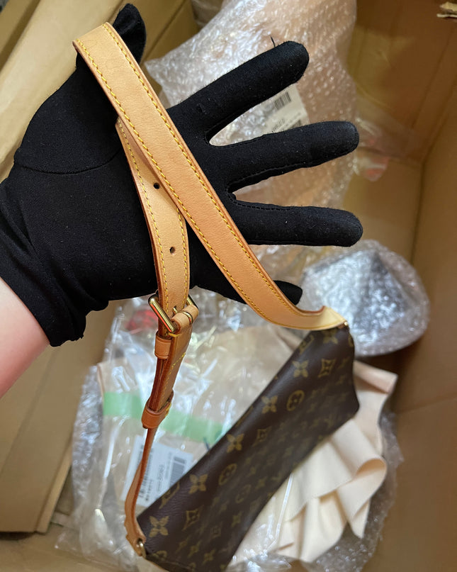 BIG DROP!! Preloved Louis Vuitton  2001 Musette Tango shoulder bag