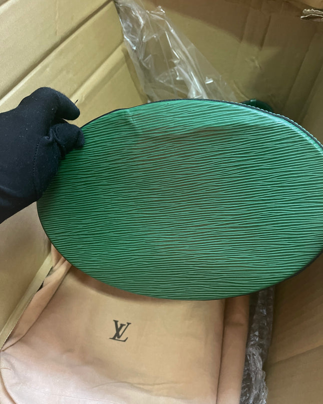 Preloved Louis Vuitton Green Epi Leather Cluny Shoulder Bag