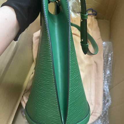 Preloved Louis Vuitton Green Epi Leather Cluny Shoulder Bag