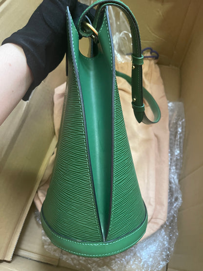 Preloved Louis Vuitton Green Epi Leather Cluny Shoulder Bag