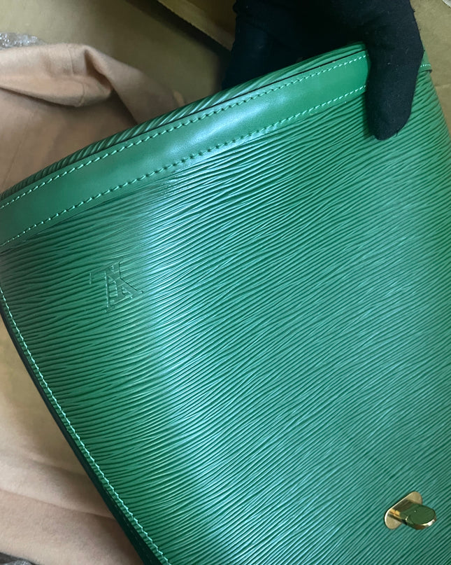 Preloved Louis Vuitton Green Epi Leather Cluny Shoulder Bag