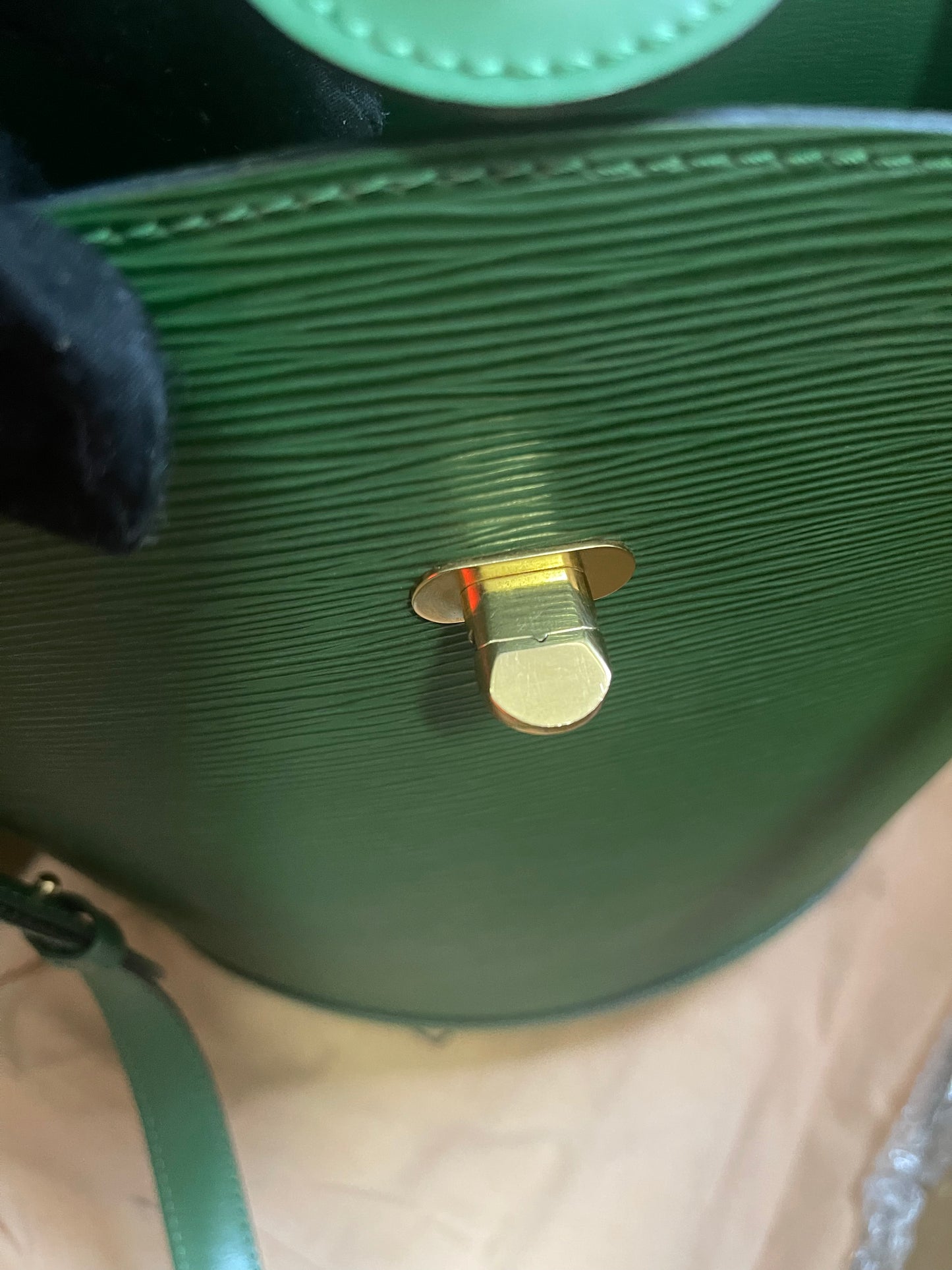 Preloved Louis Vuitton Green Epi Leather Cluny Shoulder Bag