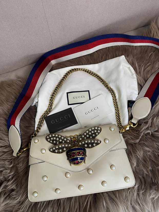 AED 5,940→ AED 2,700