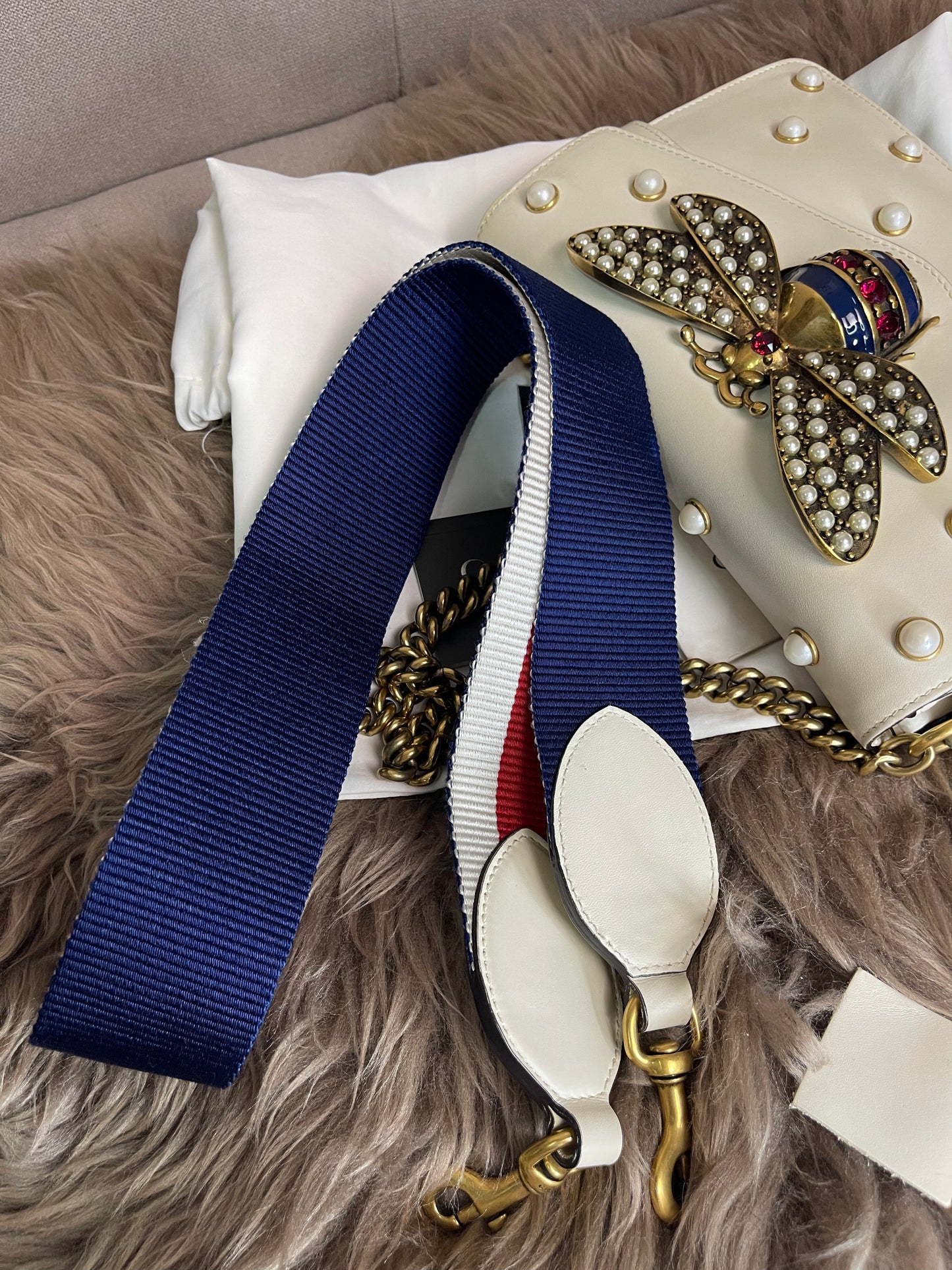 Preloved Gucci Bee Pearl Bag