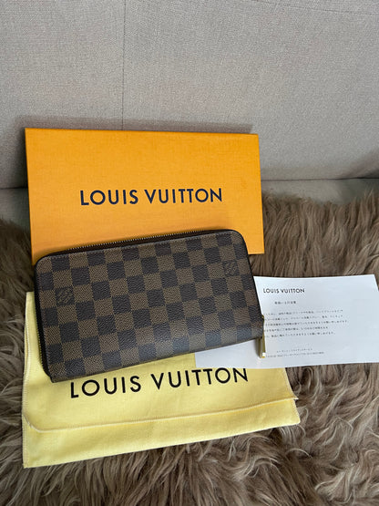 Preloved Louis Vuitton Wallet Organizer