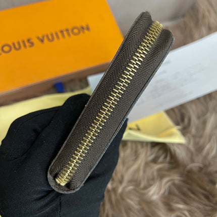 Preloved Louis Vuitton Wallet Organizer