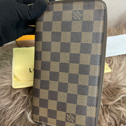 Preloved Louis Vuitton Wallet Organizer