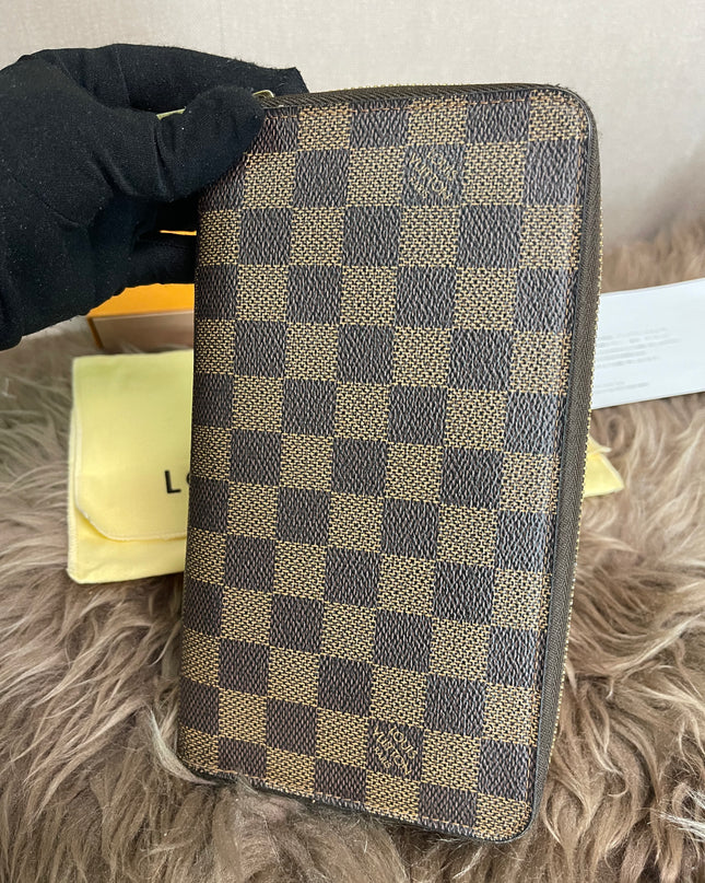 Preloved Louis Vuitton Wallet Organizer