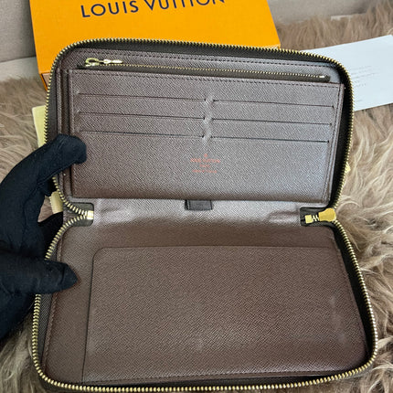 Preloved Louis Vuitton Wallet Organizer