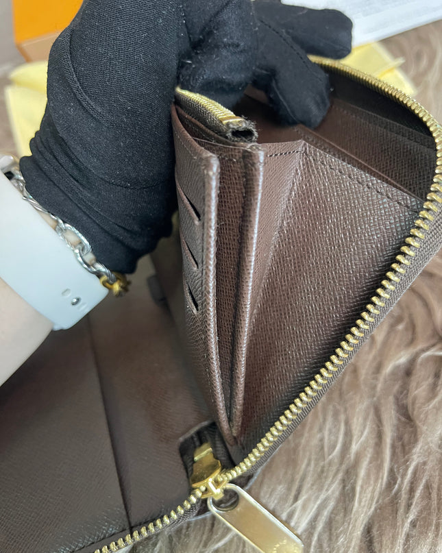 Preloved Louis Vuitton Wallet Organizer