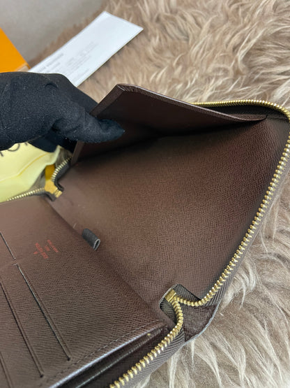 Preloved Louis Vuitton Wallet Organizer