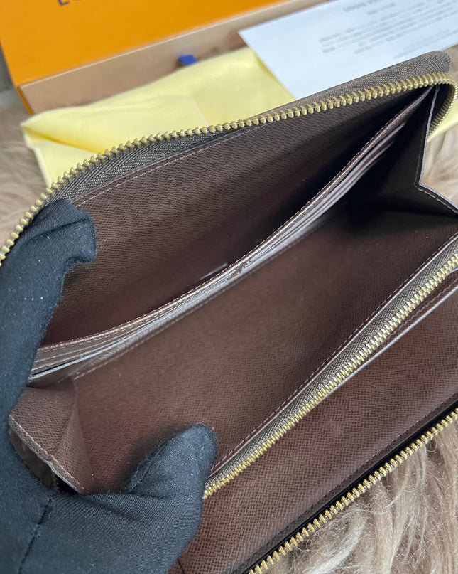 Preloved Louis Vuitton Wallet Organizer