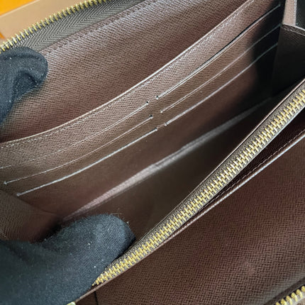 Preloved Louis Vuitton Wallet Organizer