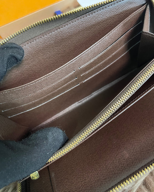 Preloved Louis Vuitton Wallet Organizer