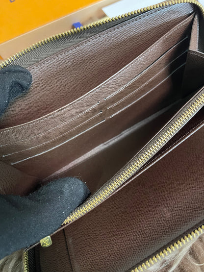Preloved Louis Vuitton Wallet Organizer