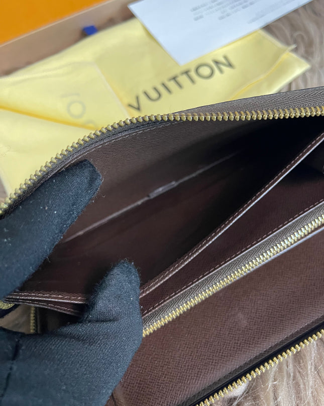 Preloved Louis Vuitton Wallet Organizer