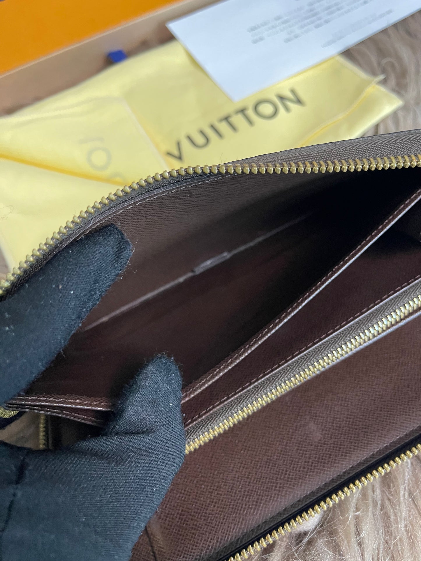 Preloved Louis Vuitton Wallet Organizer