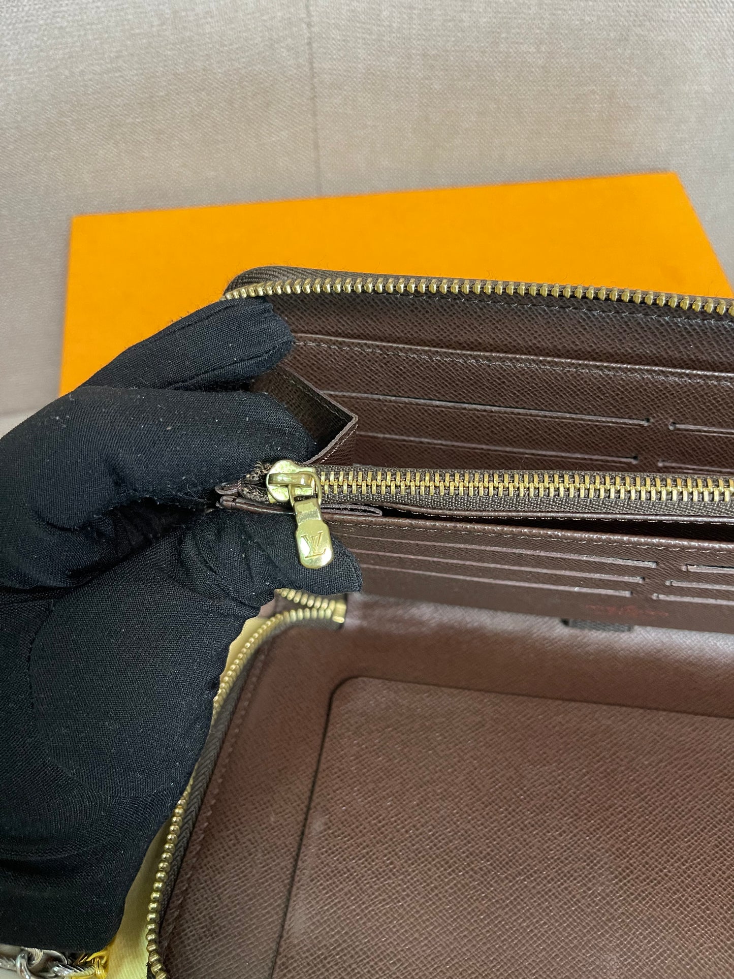 Preloved Louis Vuitton Wallet Organizer
