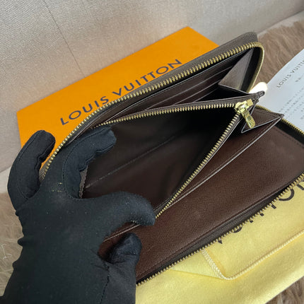 Preloved Louis Vuitton Wallet Organizer