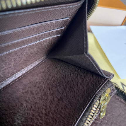Preloved Louis Vuitton Wallet Organizer